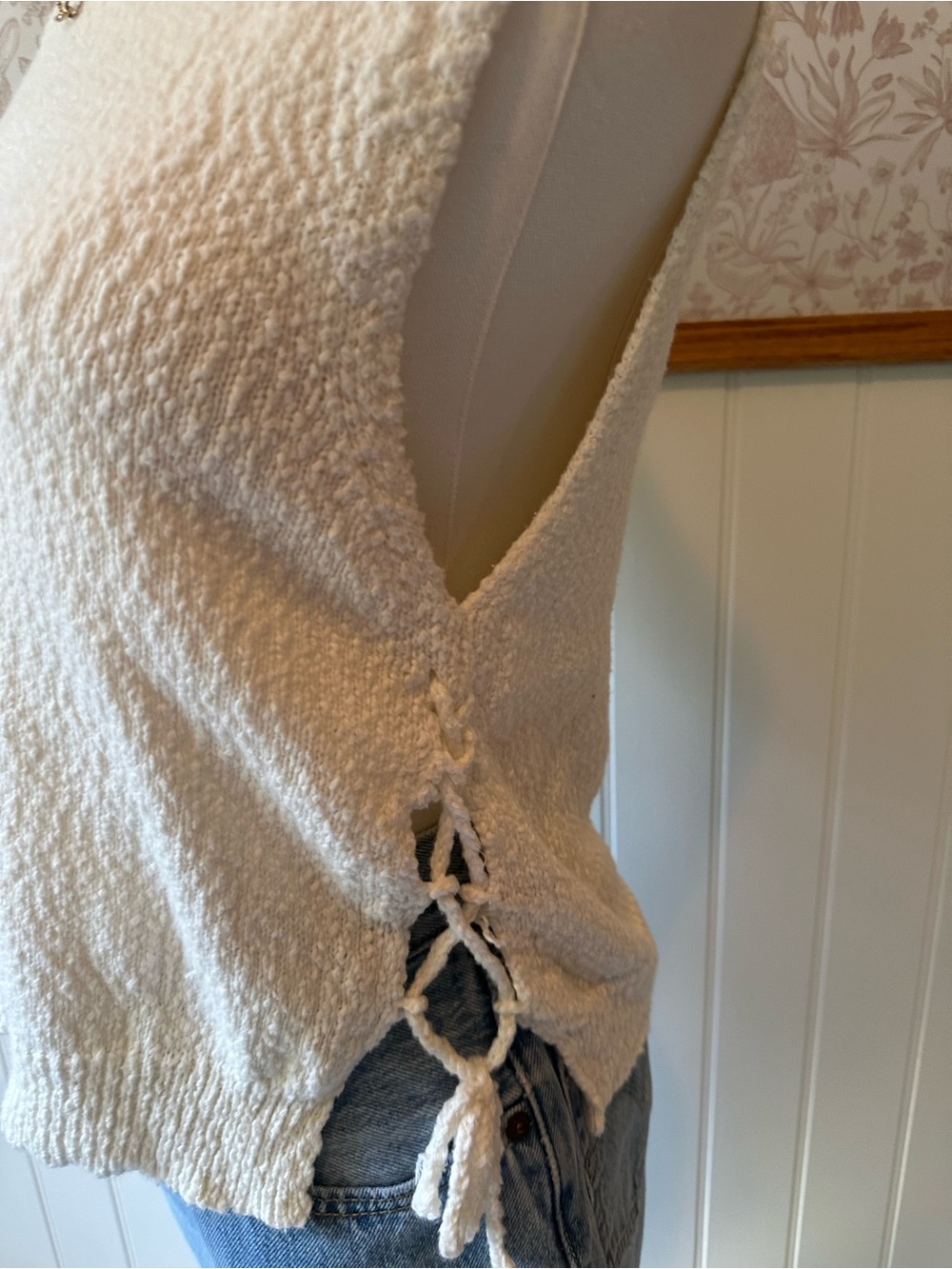 Mi Ami Cream Side-Tie Knit Sweater Vest – Size Medium - Picture 6 of 9
